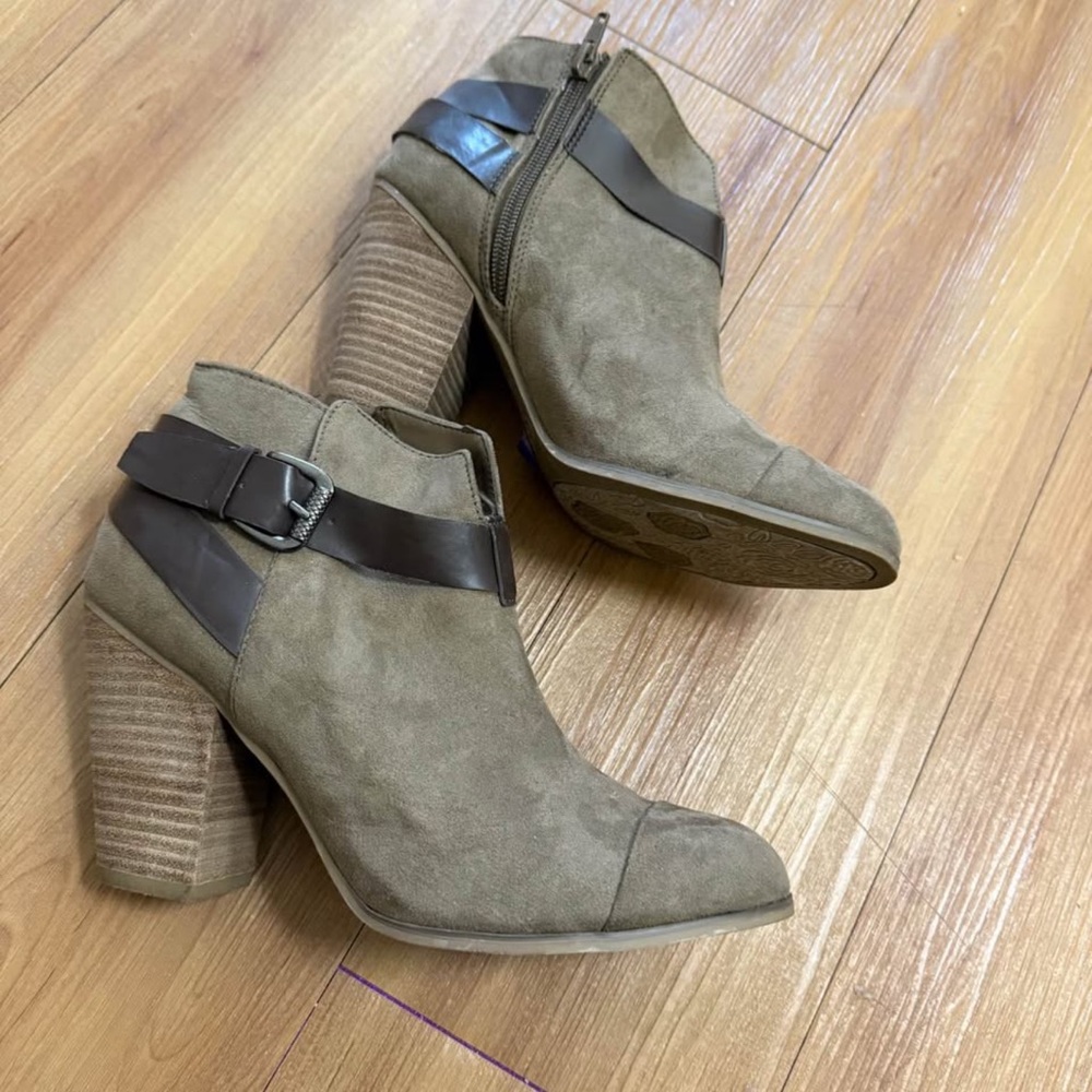 Stylish Tan Ankle Boots